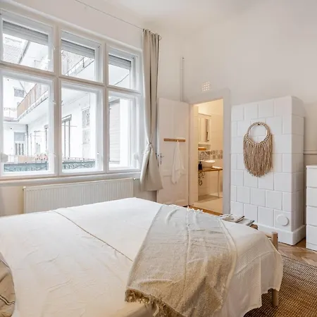 Sassy Lee Apartment Budapest Exterior foto