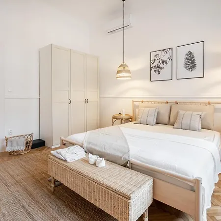 Sassy Lee Apartment Budapest Exterior foto