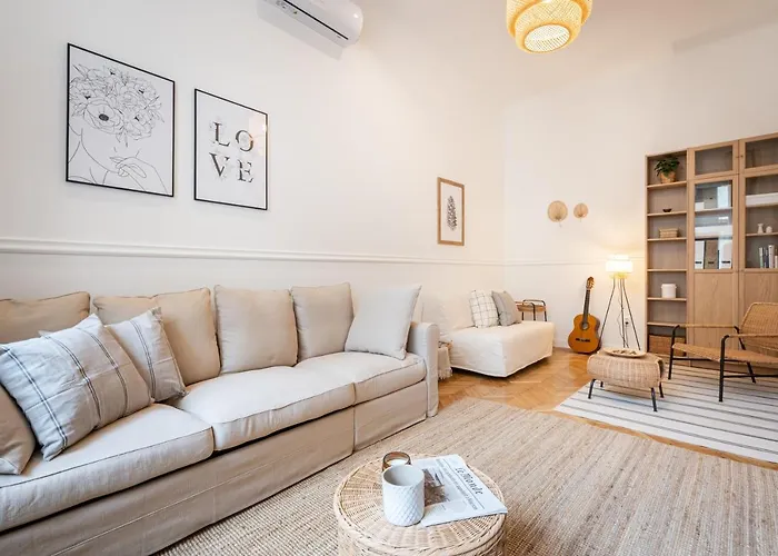 Sassy Lee Apartment