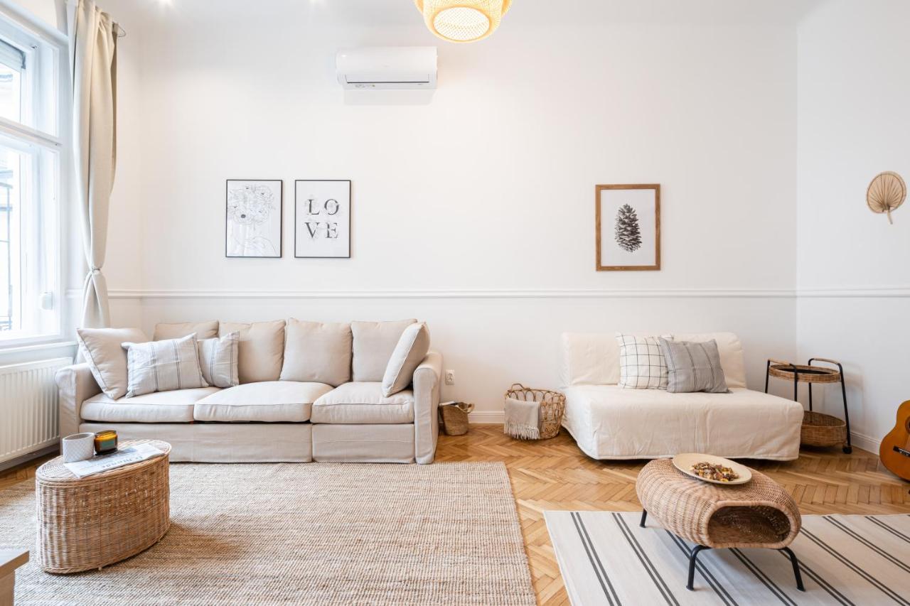 Sassy Lee Apartment